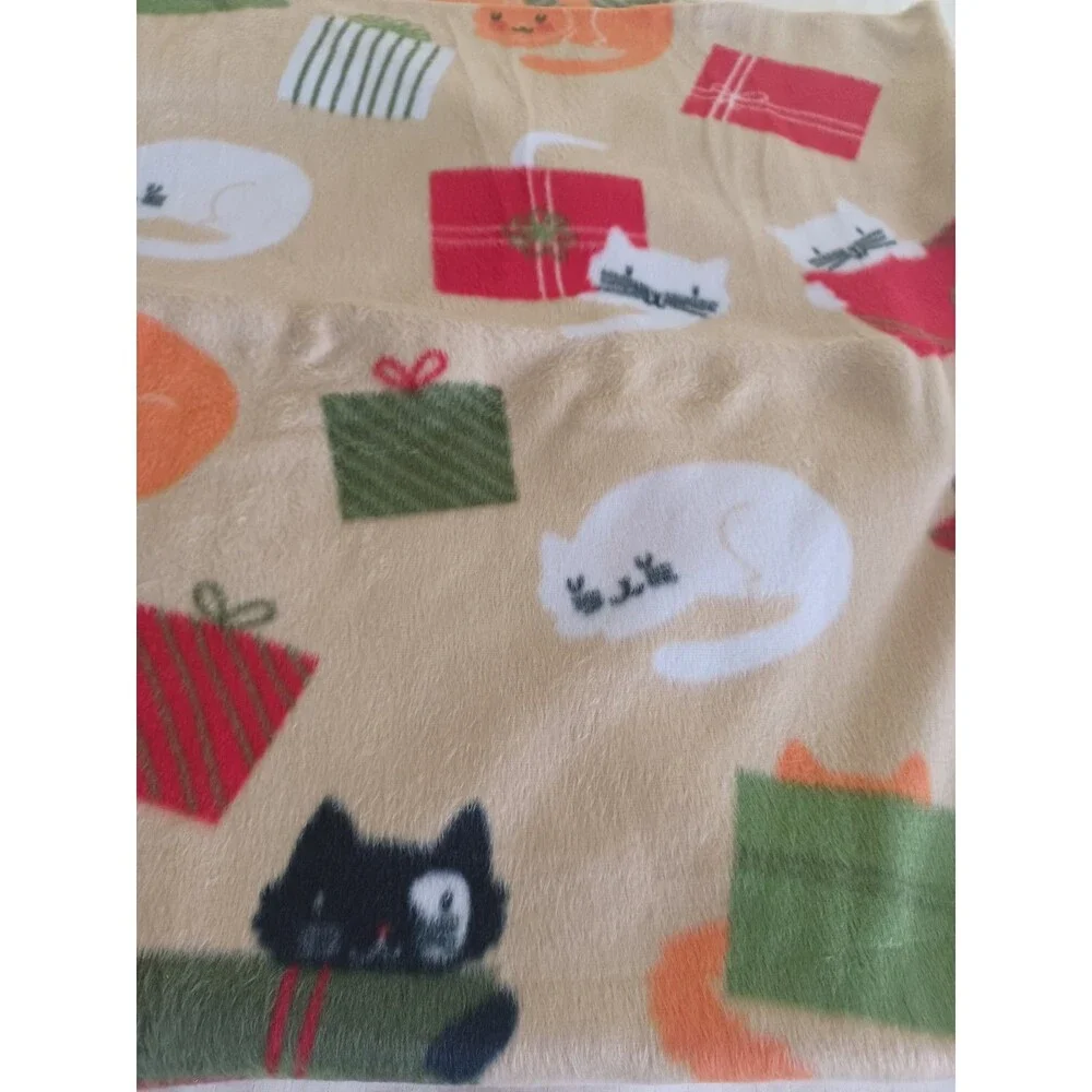 New St Nicholas Square cat print fleece throw blanket Christmas holiday 50x60